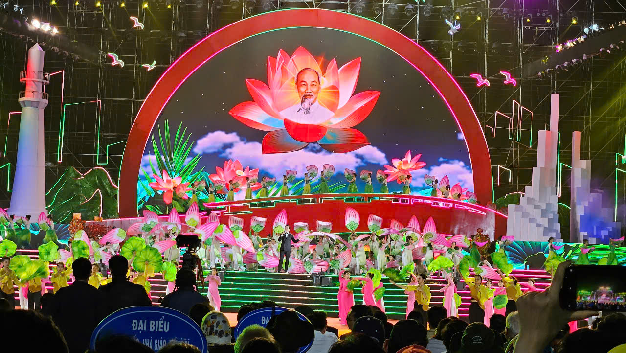 Chương trình nghệ thuật 50 năm ngày Giải phóng Phú Yên